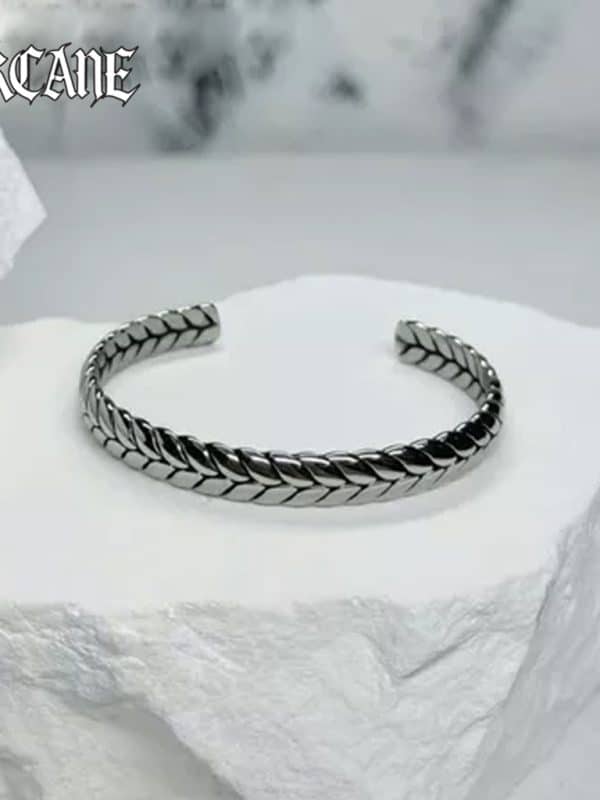 vòng tay titan vảy rồng đen