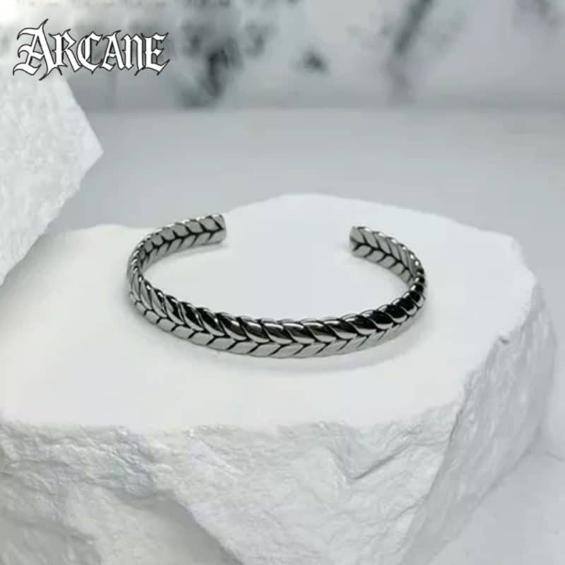 vòng tay titan vảy rồng đen