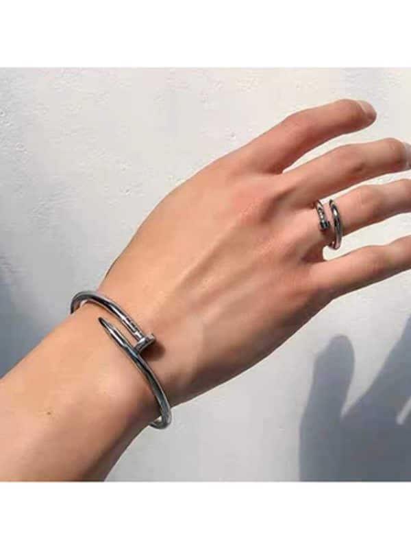 tay đeo vòng cuff