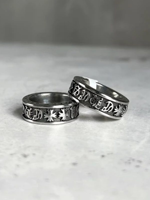 nhẫn chrome heart khắc chữ